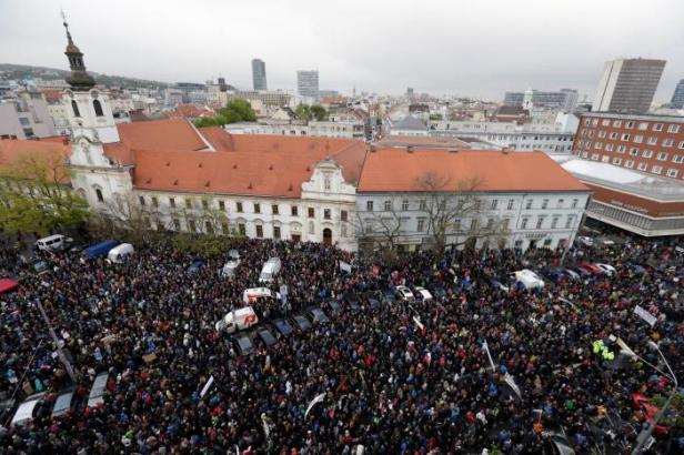 protests bratislava.jpg